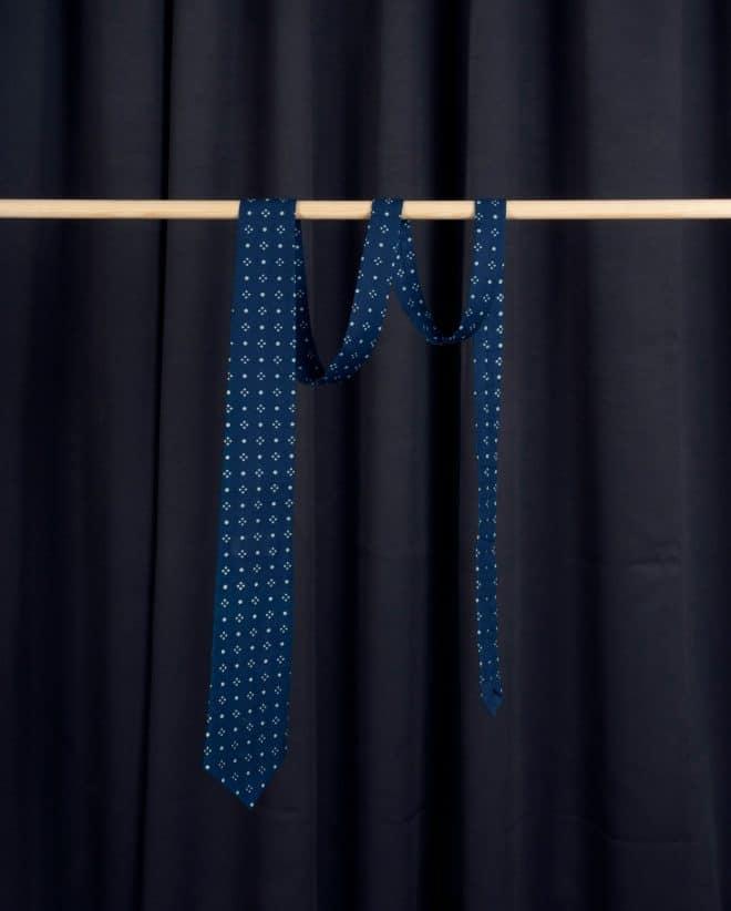 modra-kravata-modrotlac